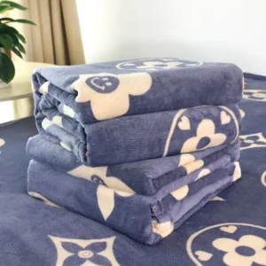 Cover Blanket Sheet Dual Purpose Flannel Blanket Four Seasons Blanket Air Conditioning Blanket Sheet Cover Blanket Coraline